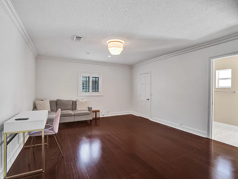 248 Codrington Dr — Photo 55