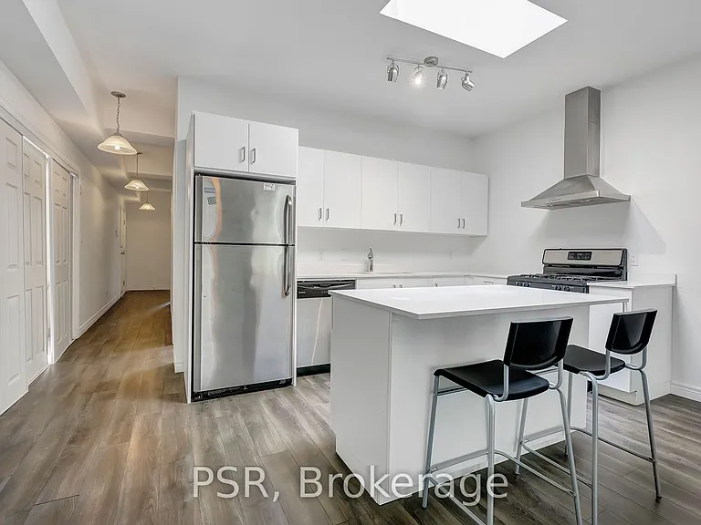 464 College St #3 — Photo 6