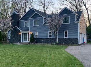2984 Saddlewood Rd, West Bloomfield, MI 48324
