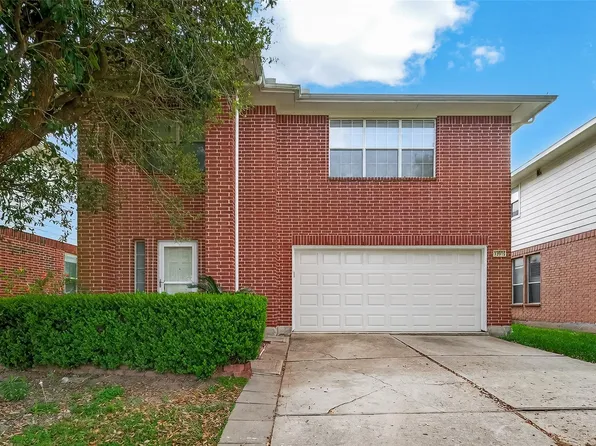 13915 Maleewan Ln, Sugar Land, TX 77498