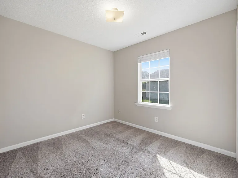 303 Louise Ave — Photo 11