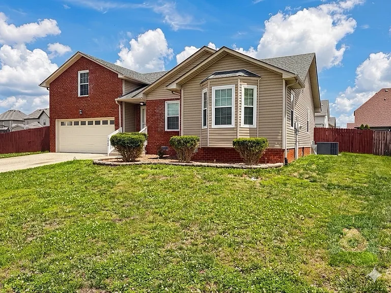 1569 Apache Way — Photo 1
