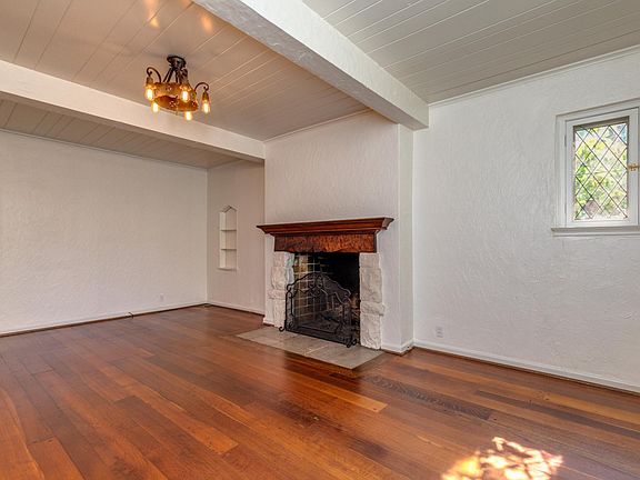 5th image of 7501 Parkdale Ave
