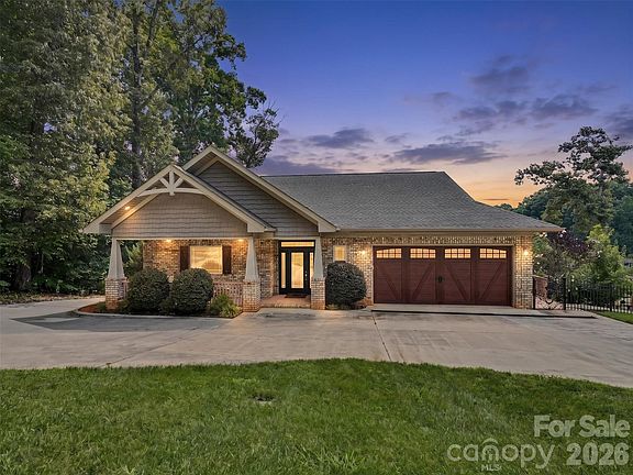 3rd image of 3826 Landmark Dr