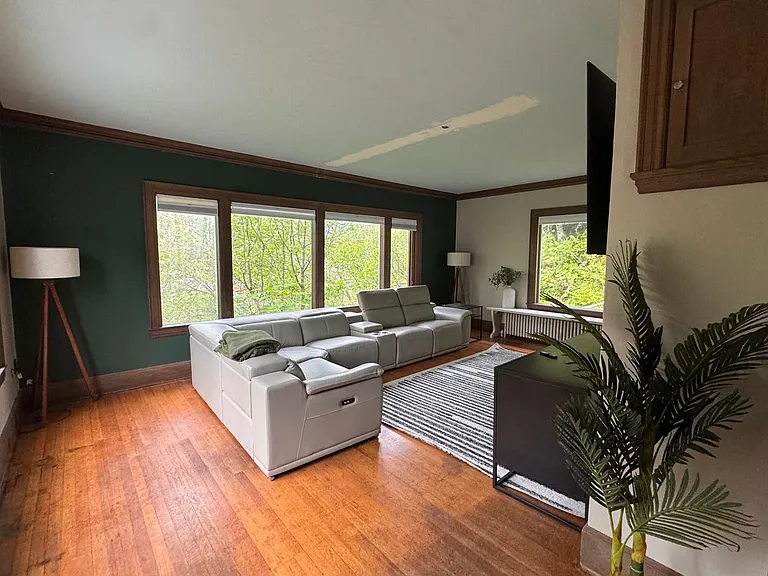 526 Main St — Photo 12