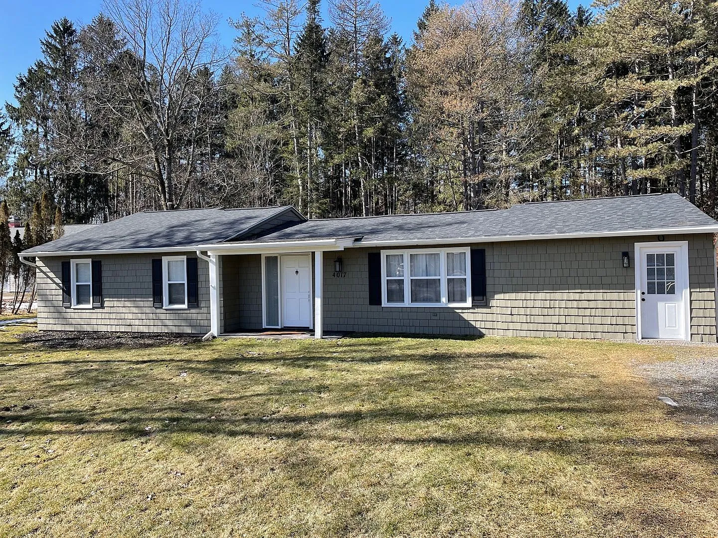 Single-Family Rental in Cazenovia - Move In Ready! — Photo 1