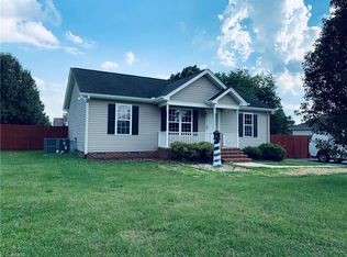 621 E Parker St, Graham, NC 27253