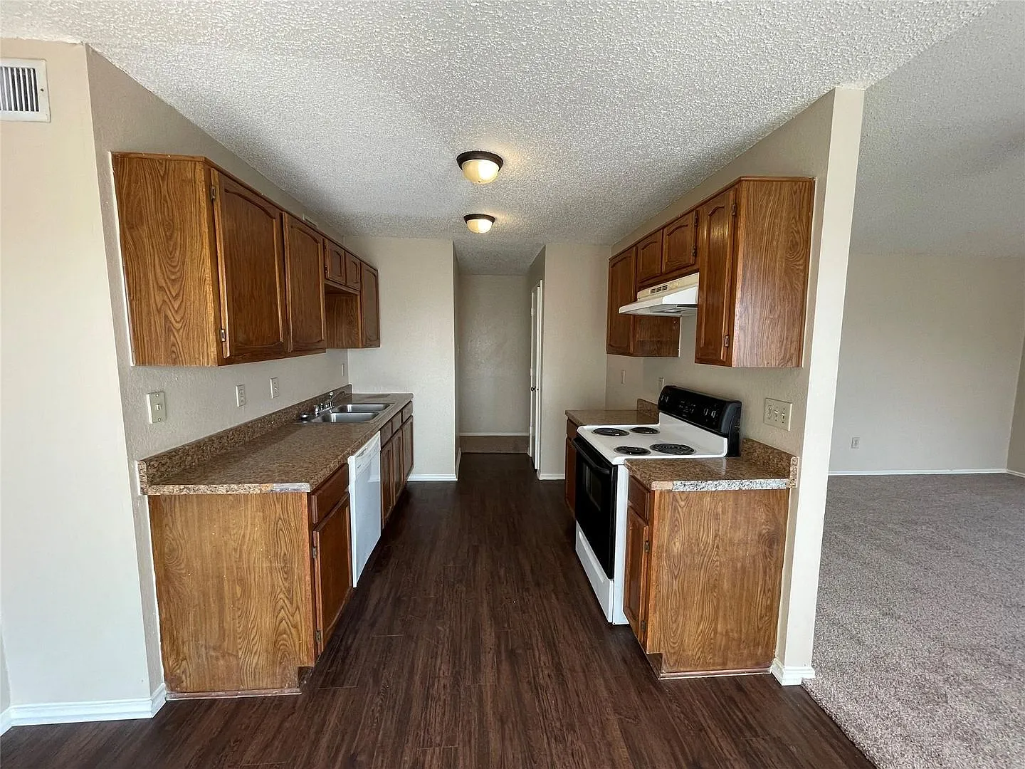Seagoville home for a great price!! — Photo 3