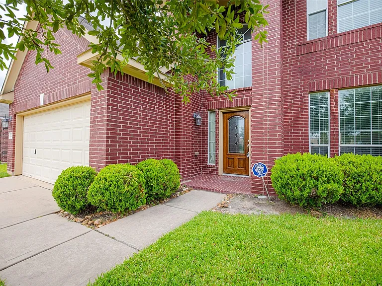 22714 Pantego Ln — Photo 2