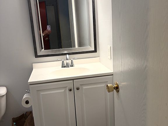 3rd image of 7 Padanaram Rd Unit 174
