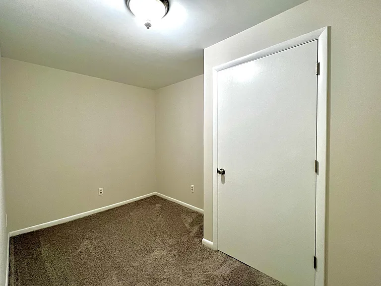1518 S Hanover St — Photo 9