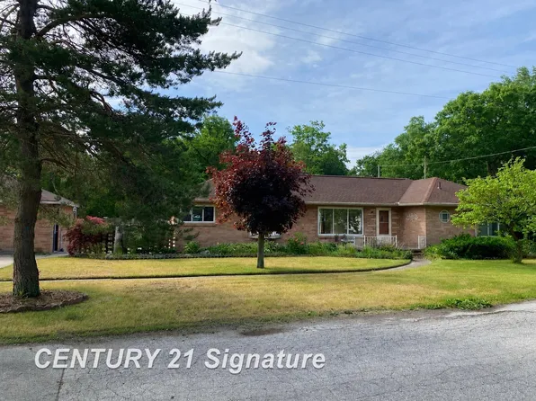 103 Lincoln Dr, Bay City, MI 48706