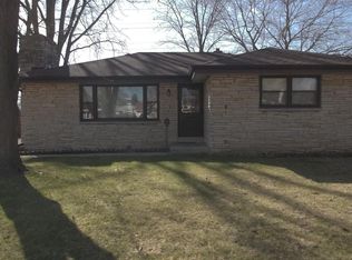 2763 S 99th St, West Allis, WI 53227