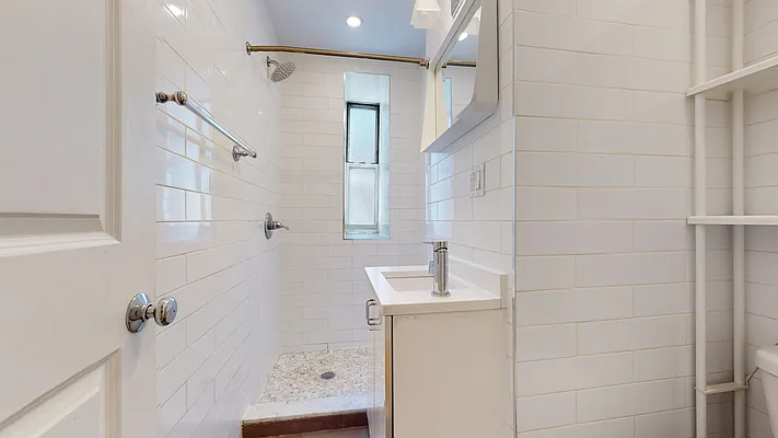 Rented by Bond New York | media 9