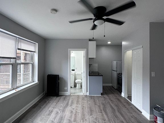 5th image of 4241 N Kenmore Ave Unit 208