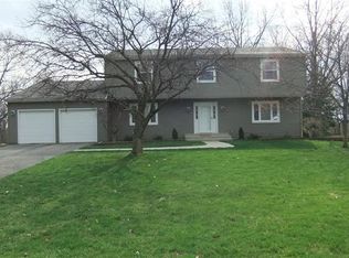 113 Country Club Dr, Oxford, OH 45056