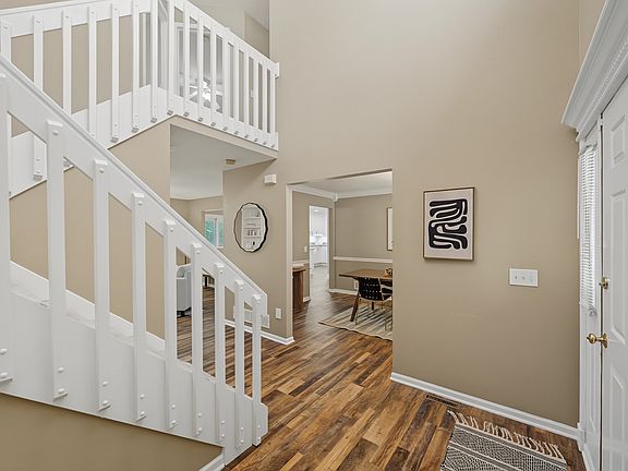 5th image of 3700 SW 34th Pl