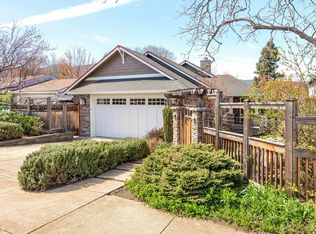 563 Fordyce St, Ashland, OR 97520