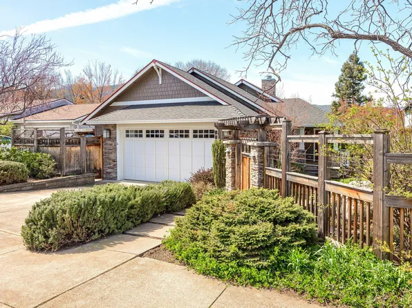 563 Fordyce St, Ashland, OR 97520