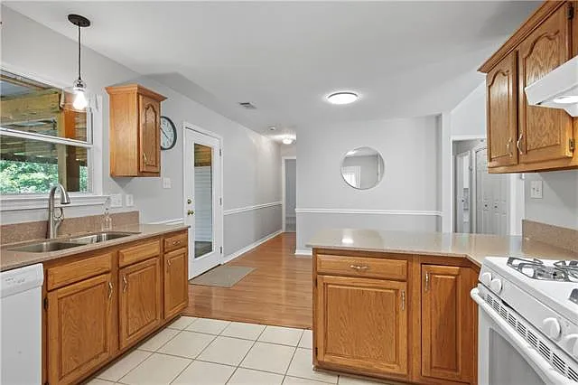 102 Woods Dr — Photo 5