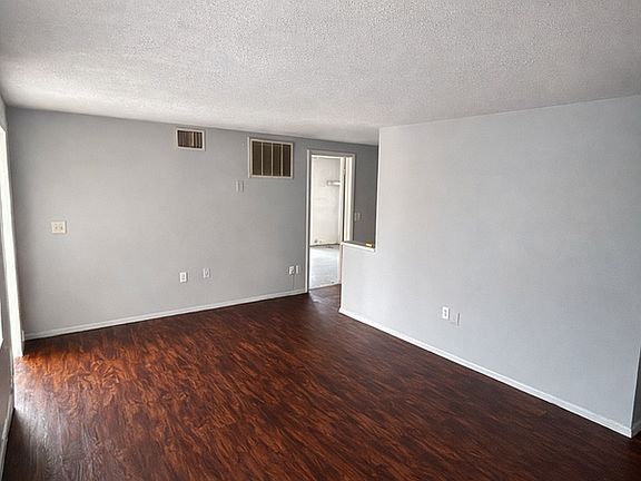 5th image of 2332 Grove St S