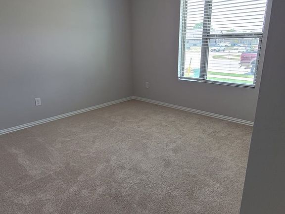 5th image of 1919 Rolling Ridge Dr