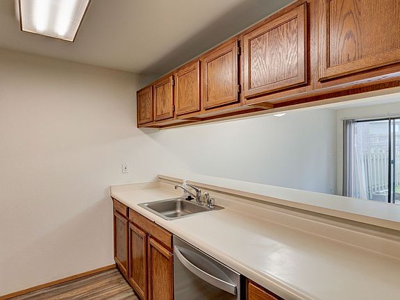 3rd image of 111 NW Columbia Dr APT B2