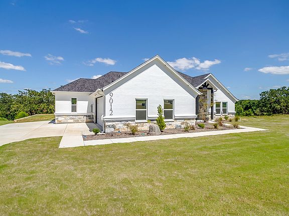 3rd image of 9012 Valley Oak Ct