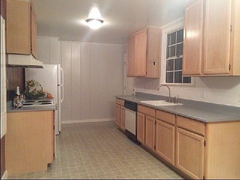 kitchen lots of counters