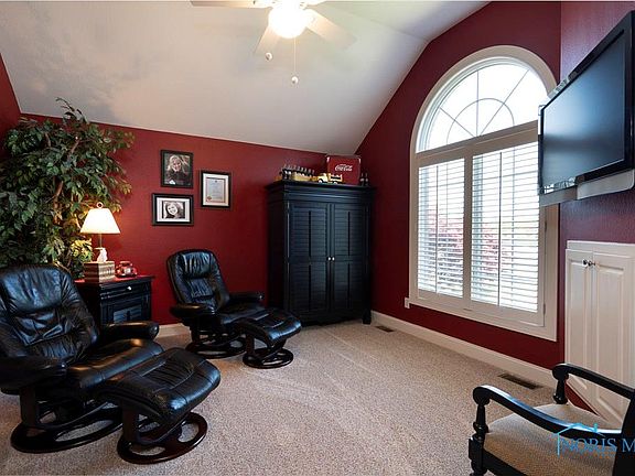 4th image of 9343 Golf Creek Ln