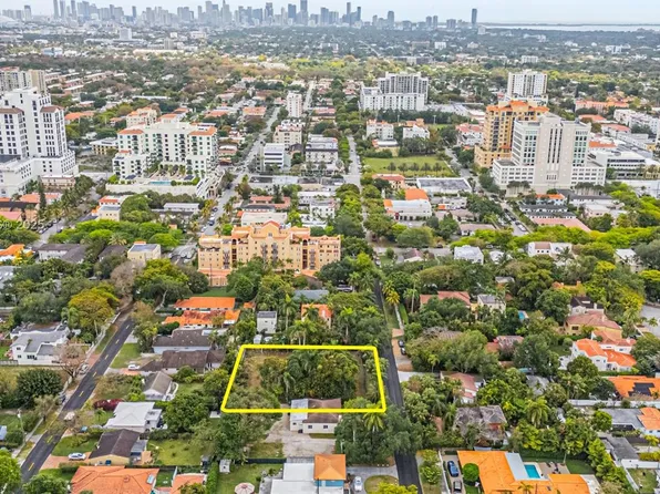 335 Menores Ave, Miami, FL 33134