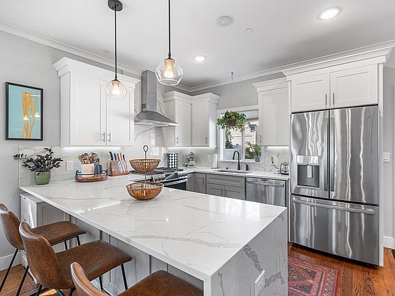5th image of 28 Langdon St #28