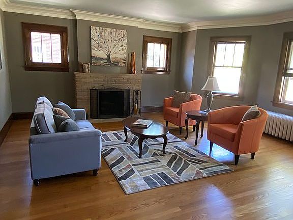 20X18 Living Room with FP