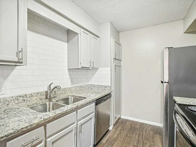 25-web-or-mls-Sappington Pl-021