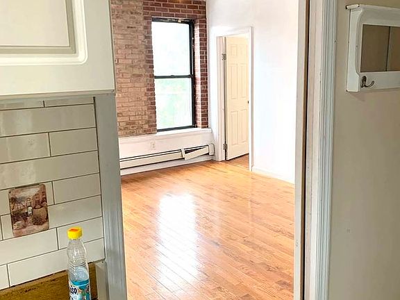 4th image of 21-26 Newtown Ave #2F