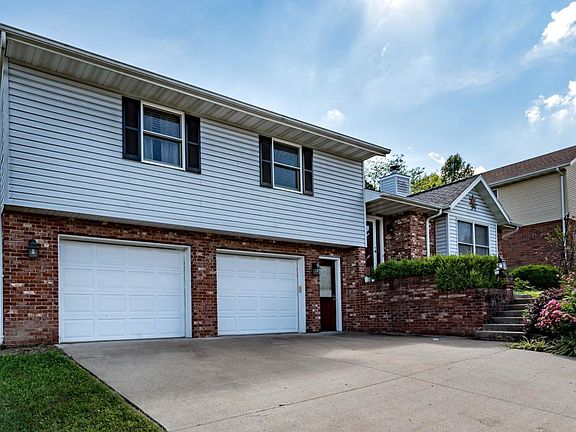 3rd image of 2727 Deardane Dr