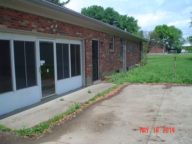 2nd image of 3281 E Blue Lick Rd