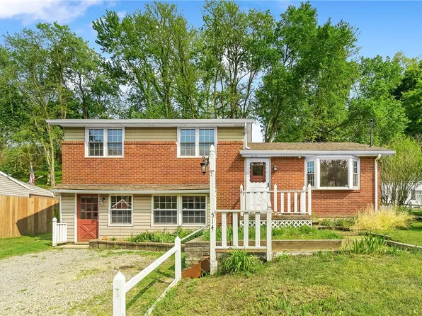 514 Hankey Farms Dr, Oakdale, PA 15071