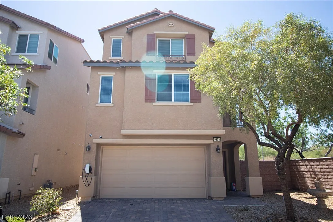 4 bed, 2.5 bath, 2003 sqft, $3,080 — Photo 2