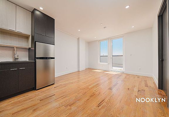 4th image of 375 Lefferts Ave #8B