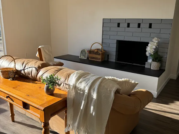 18543 Symeron Rd, Apple Valley, CA 92307