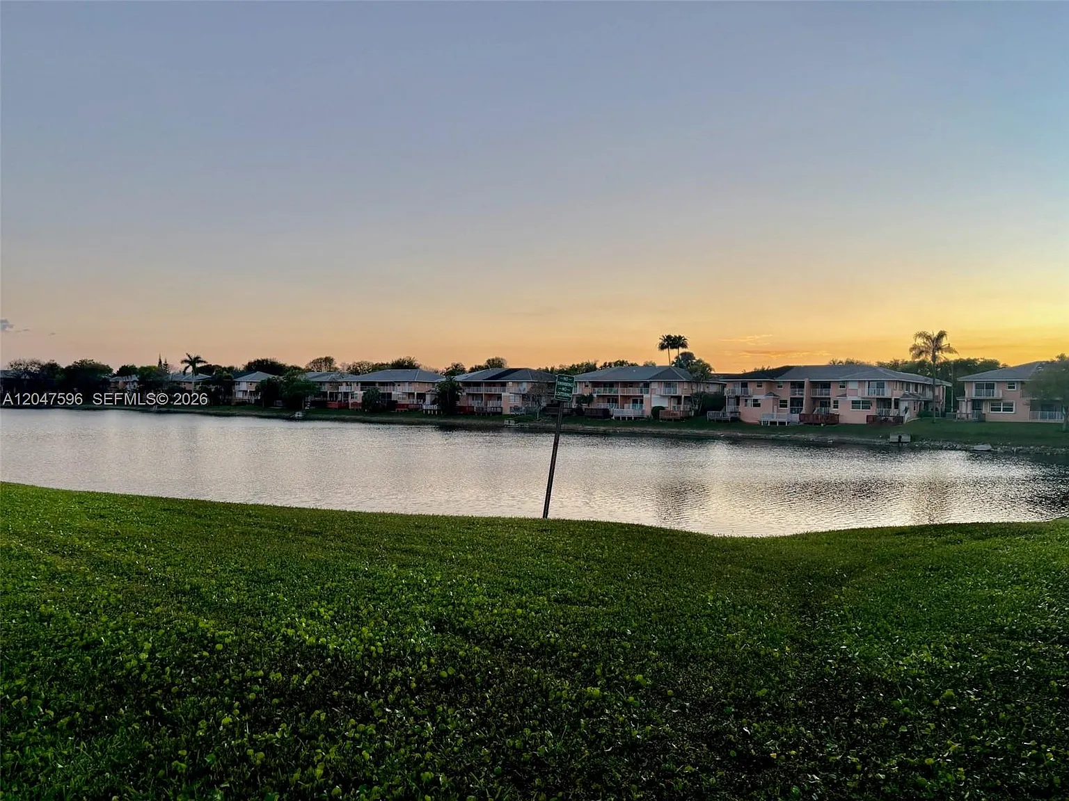 Mira Lago Condo — Photo 2