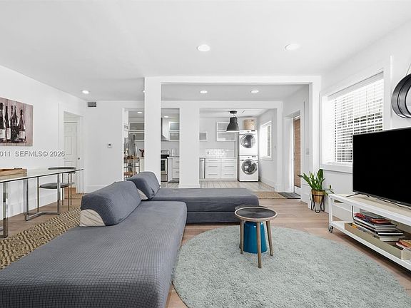 3rd image of 446 NE 64th St