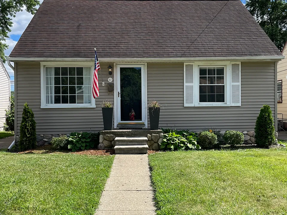 61 W Kalama Ave