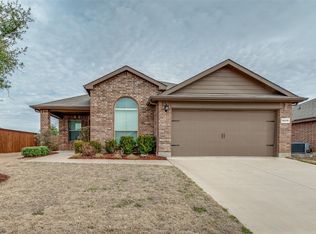 8229 Windsor Forest Dr, Fort Worth, TX 76120