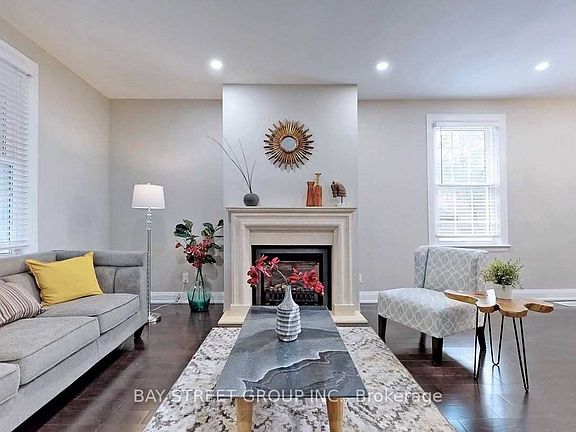 3rd image of 20 Bowood Ave