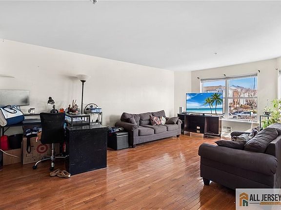 2nd image of 838 Harbortown Blvd