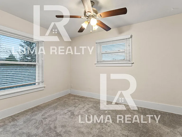 1039 Pritz Ave — Photo 15