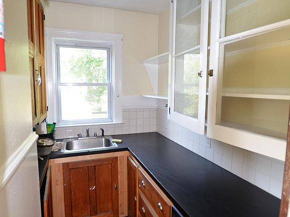 4th image of 14 Lewis St Floor 2