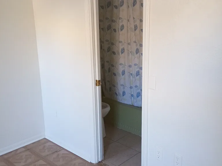 5426 Old Woman Springs Rd — Photo 8